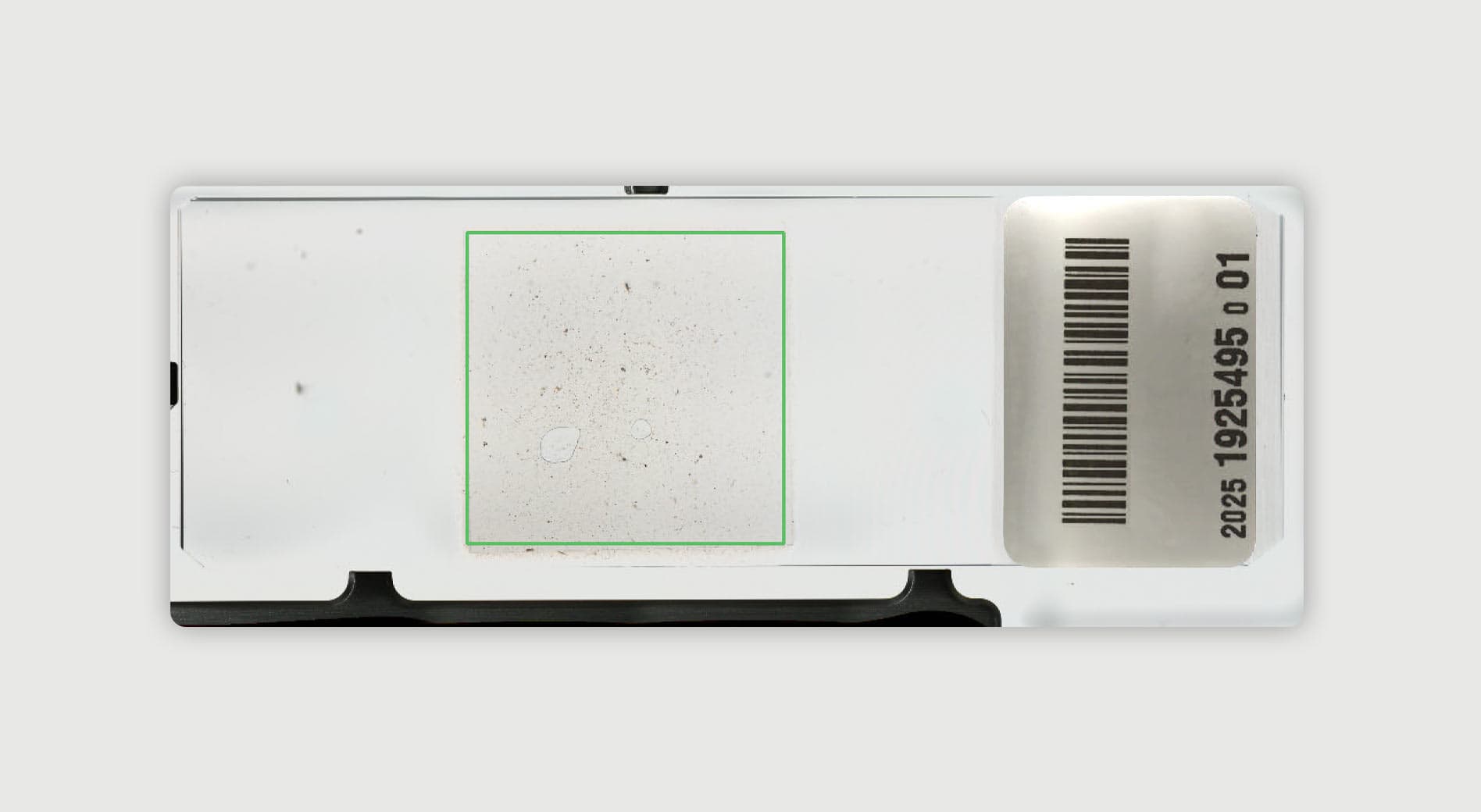 ParaScout AI feature showing automated coverslip position detection on a barcoded microscope slide, ensuring correct sample scanning